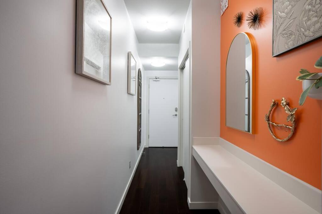 Chic, Modern And Newly Refurbished One Bdr Near China Town With Parking Lägenhet Victoria Exteriör bild